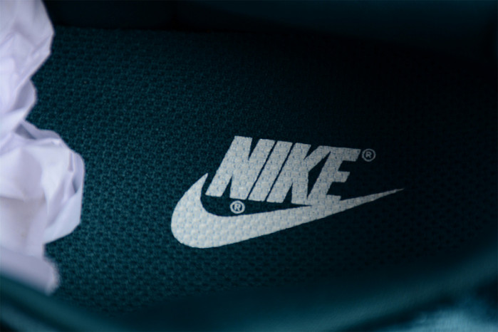 nike dunk low green velvet dz5224-300