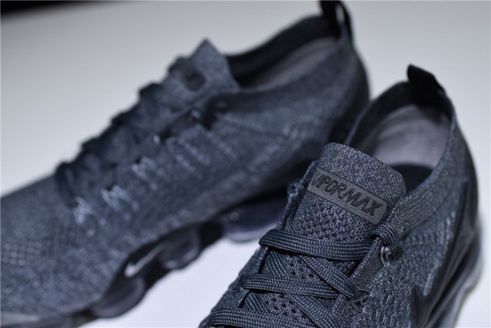 nike air vapormax flyknit 2 dark grey 942842-002