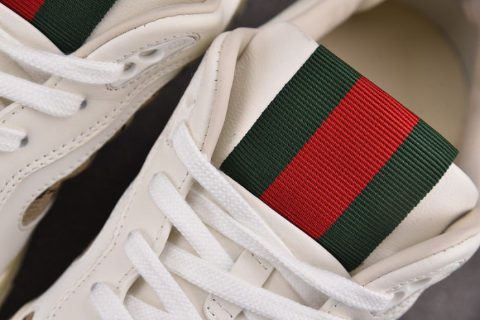 G*u*i* trainer sneaker106