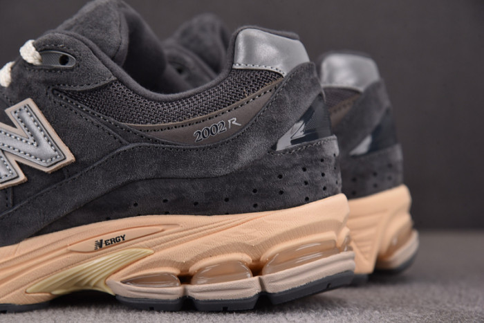 NEW BALANCE 2002R NB000039