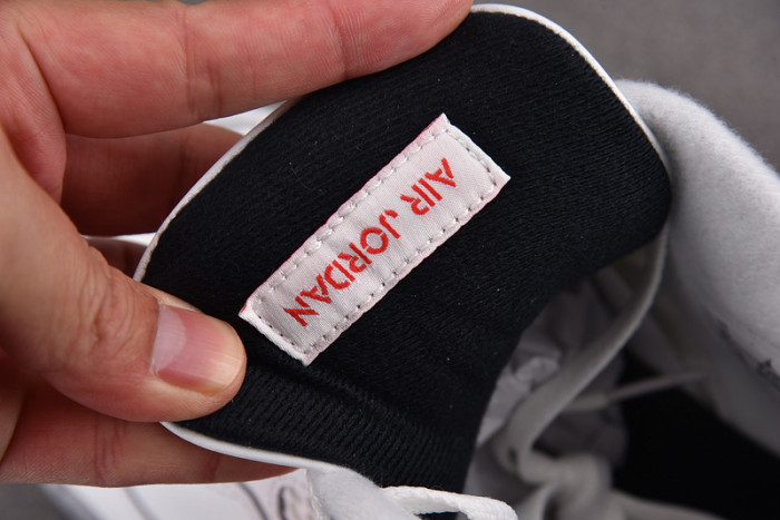 Air Jordan 4 Retro White Cement (2025) FV5029-100