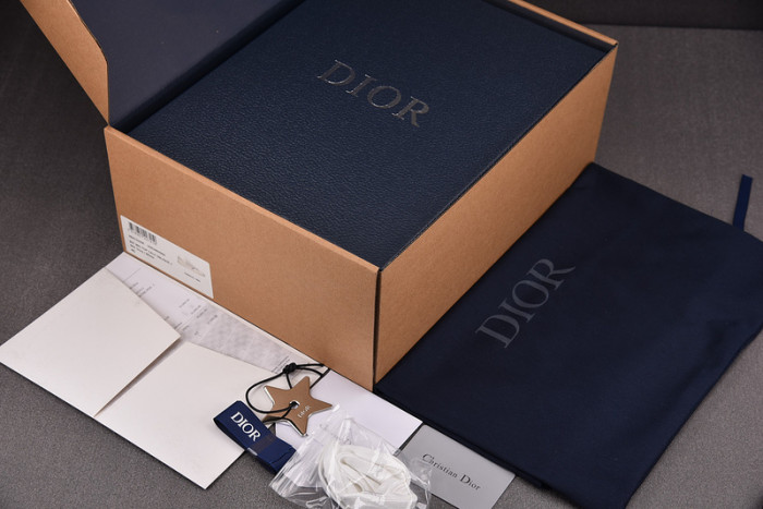 DIO* SNEAKERS B27 T0000-025