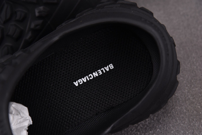 balenciag* sandal 41