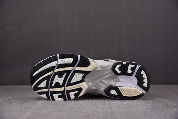 As*ic*s gel-kayano 14 1201a019-108