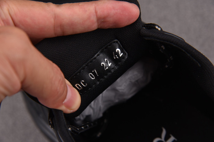 D1OR SNEAKERS B44 T0000-236