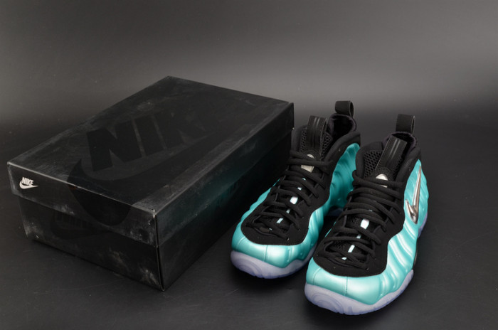 nike air foamposite pro “island green” metallic platinum mens 624041-303