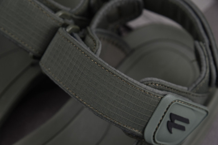 balenciag* sandal 40