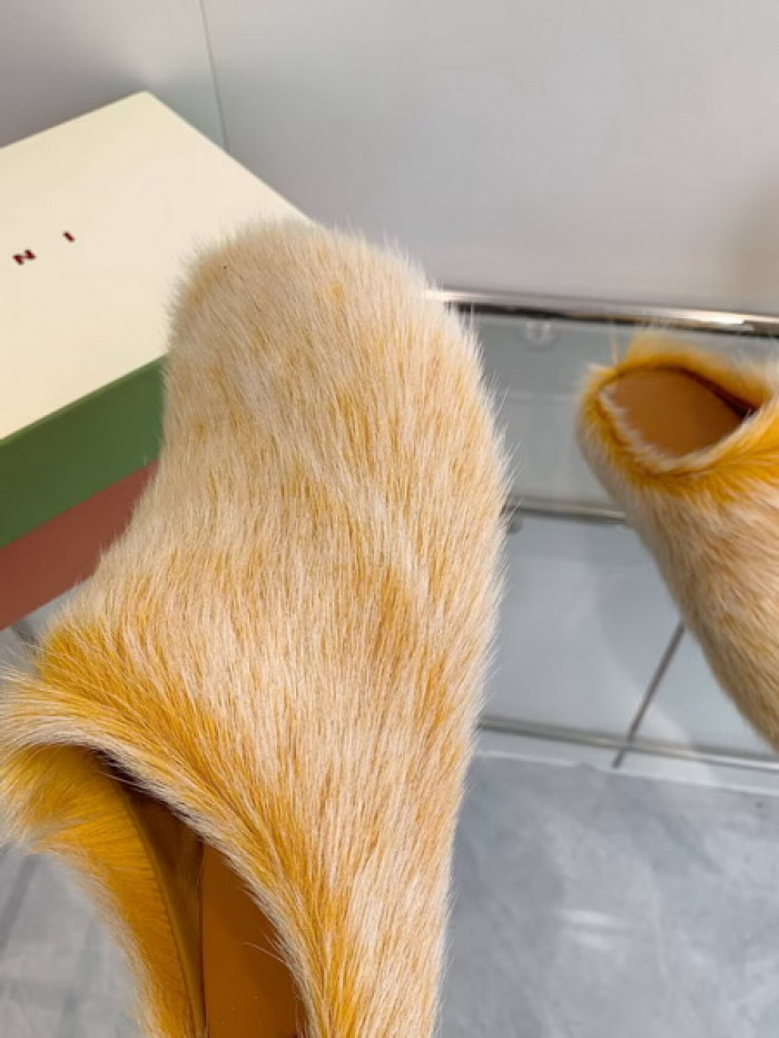 Marni Fussbett Sabot 12