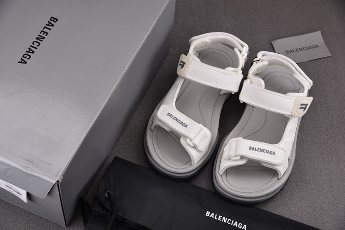 balenciag* sandal 38