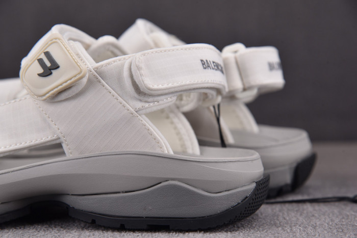 balenciag* sandal 38