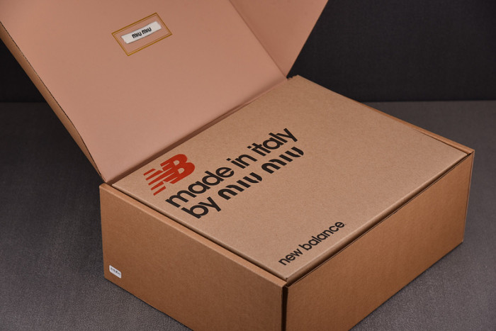 New Balance x MIU MIU NB530 NB000050