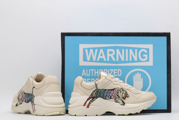 G*u*i* trainer sneaker30